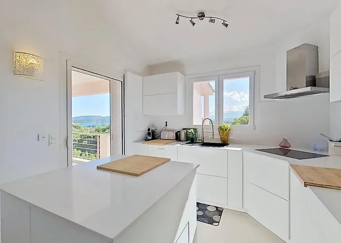 Lorinadu Vue A 800m A Pied Zonza